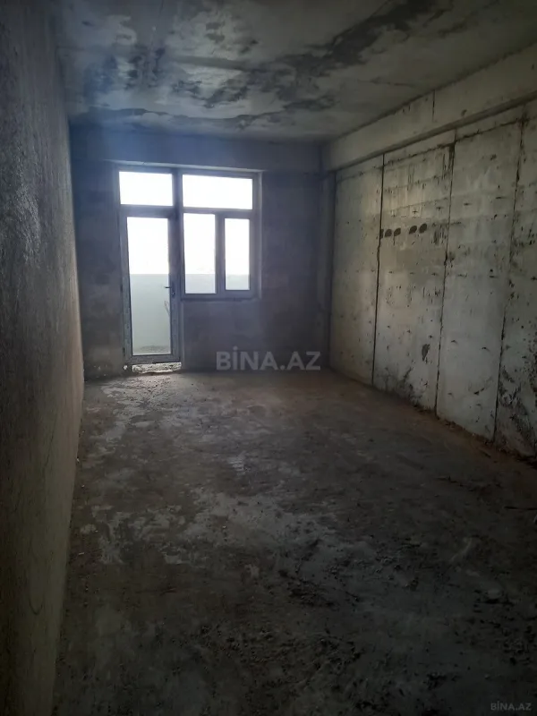 Satılır 3 otaqlı mənzil 139 m²