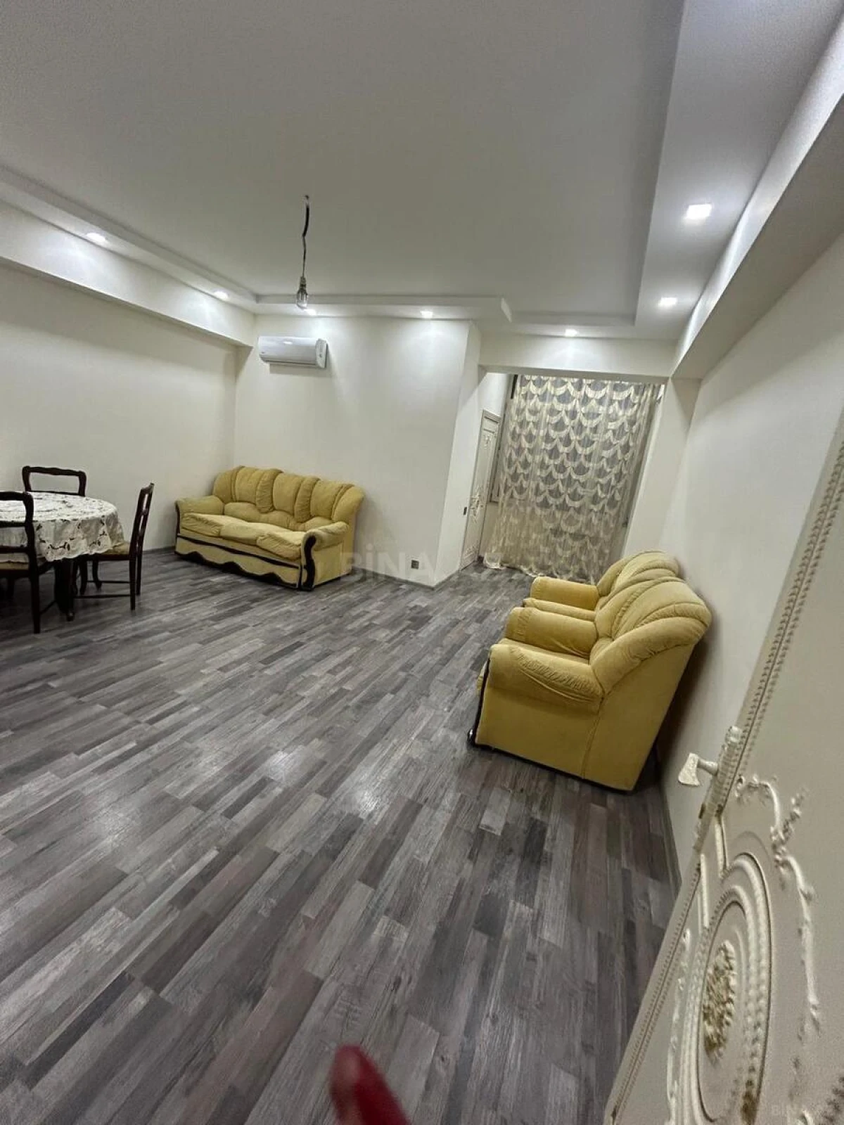 Kirayə verilir 2 otaqlı mənzil 75 m²