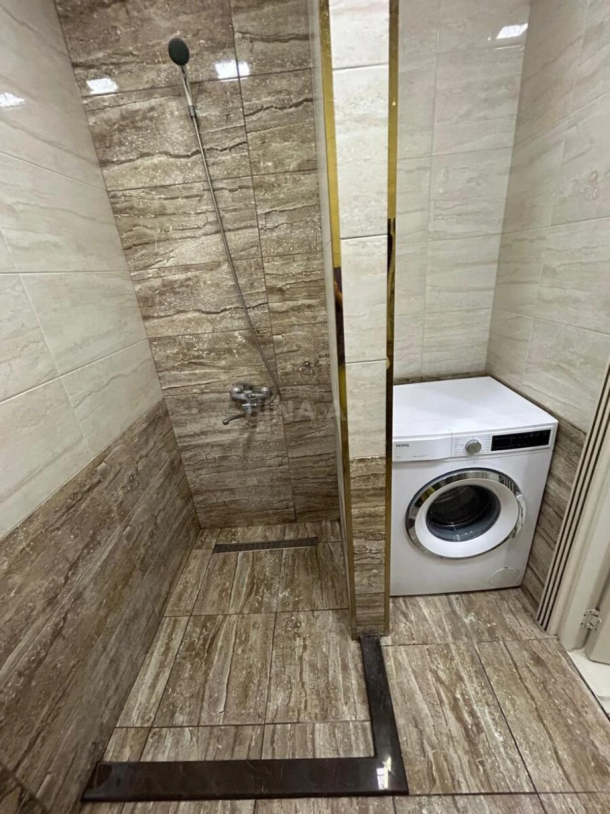 Kirayə verilir 2 otaqlı mənzil 75 m²