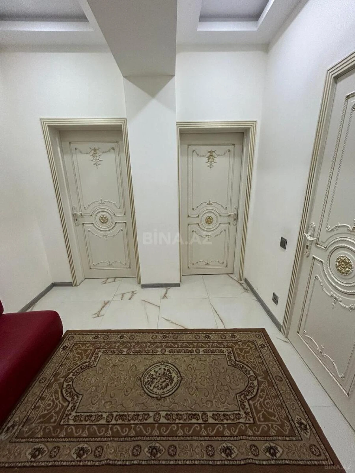 Kirayə verilir 2 otaqlı mənzil 75 m²