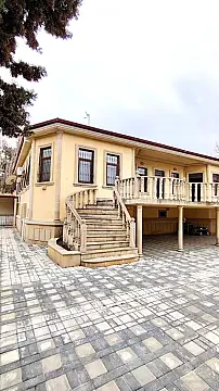 Satılır 4 otaqlı həyət evi 200 m² — Bakı, Novxanı 4 otaq 200.00 m²
