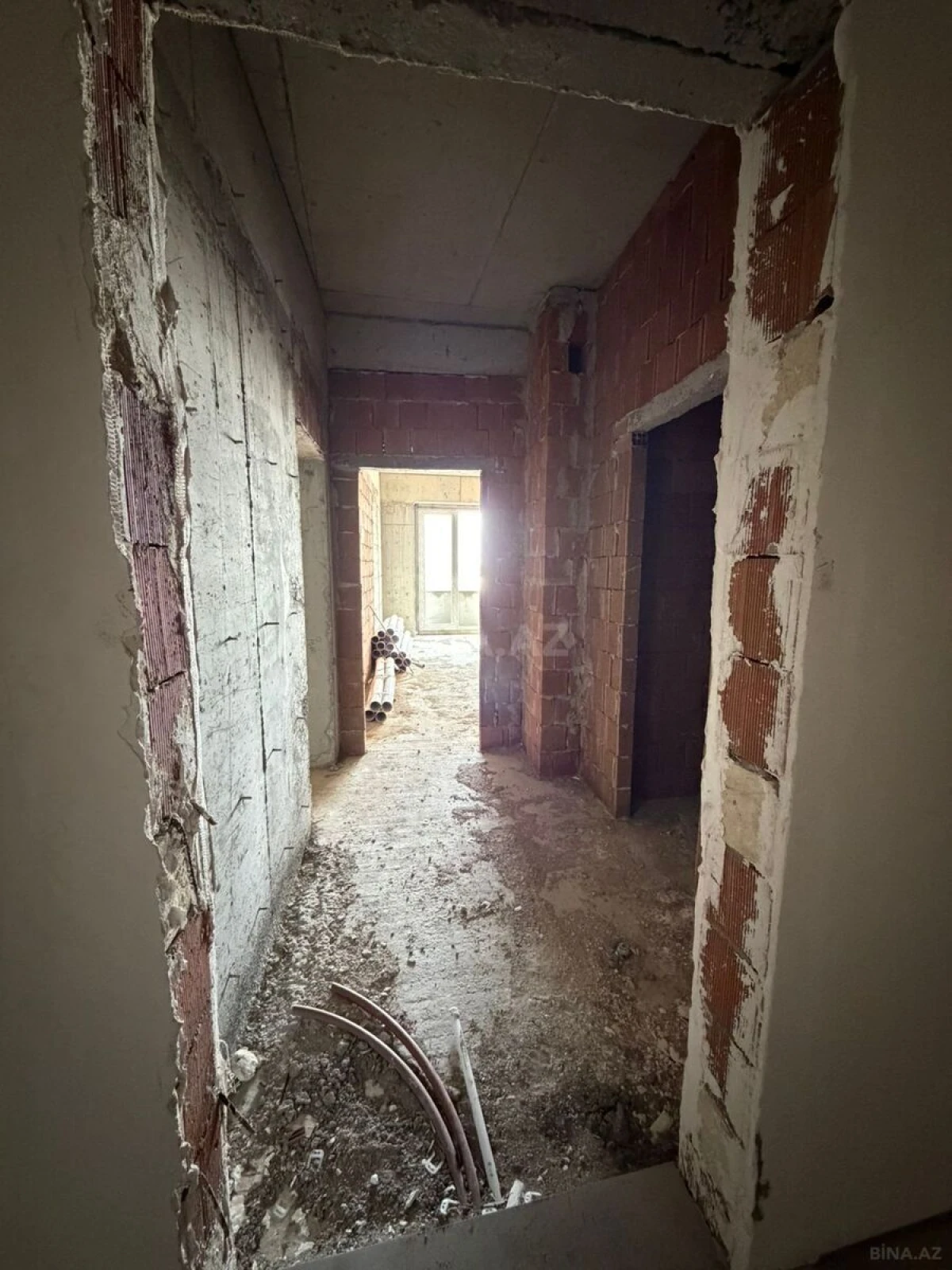 Satılır 2 otaqlı mənzil 91 m²