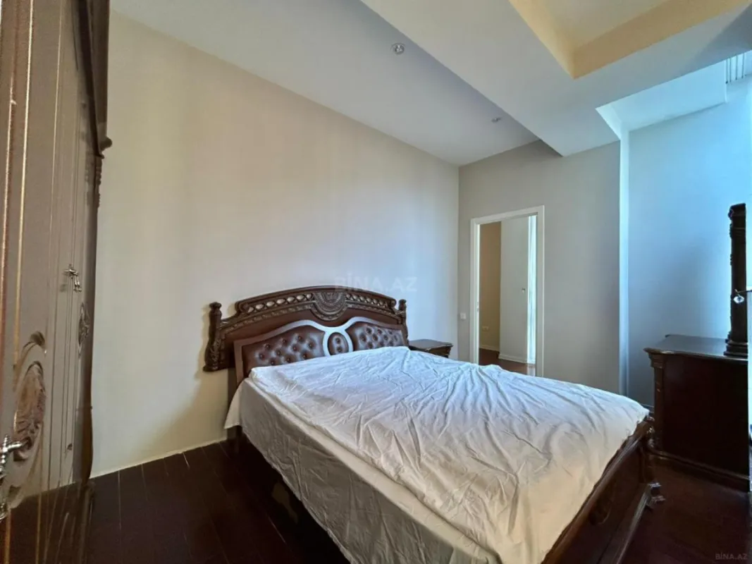 Kirayə verilir 3 otaqlı mənzil 170 m²