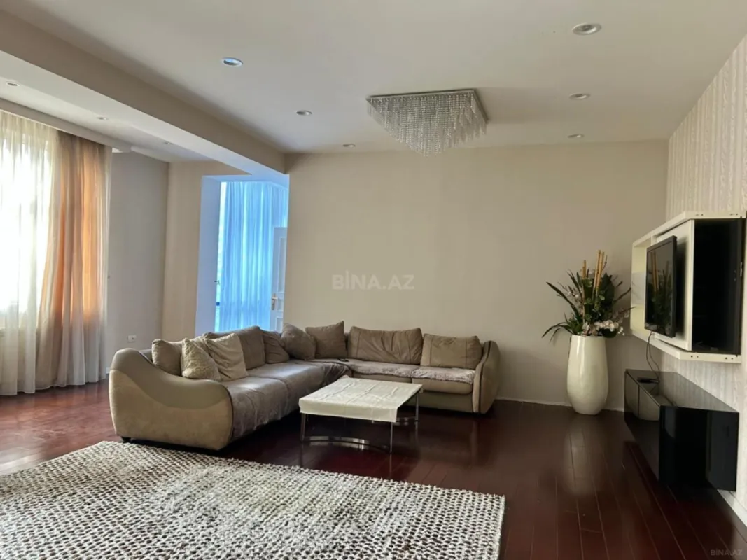 Kirayə verilir 3 otaqlı mənzil 170 m²