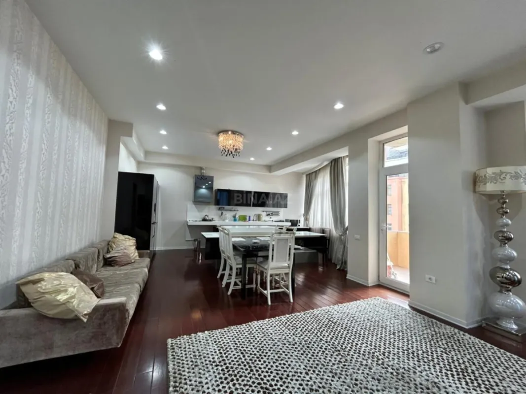 Kirayə verilir 3 otaqlı mənzil 170 m²