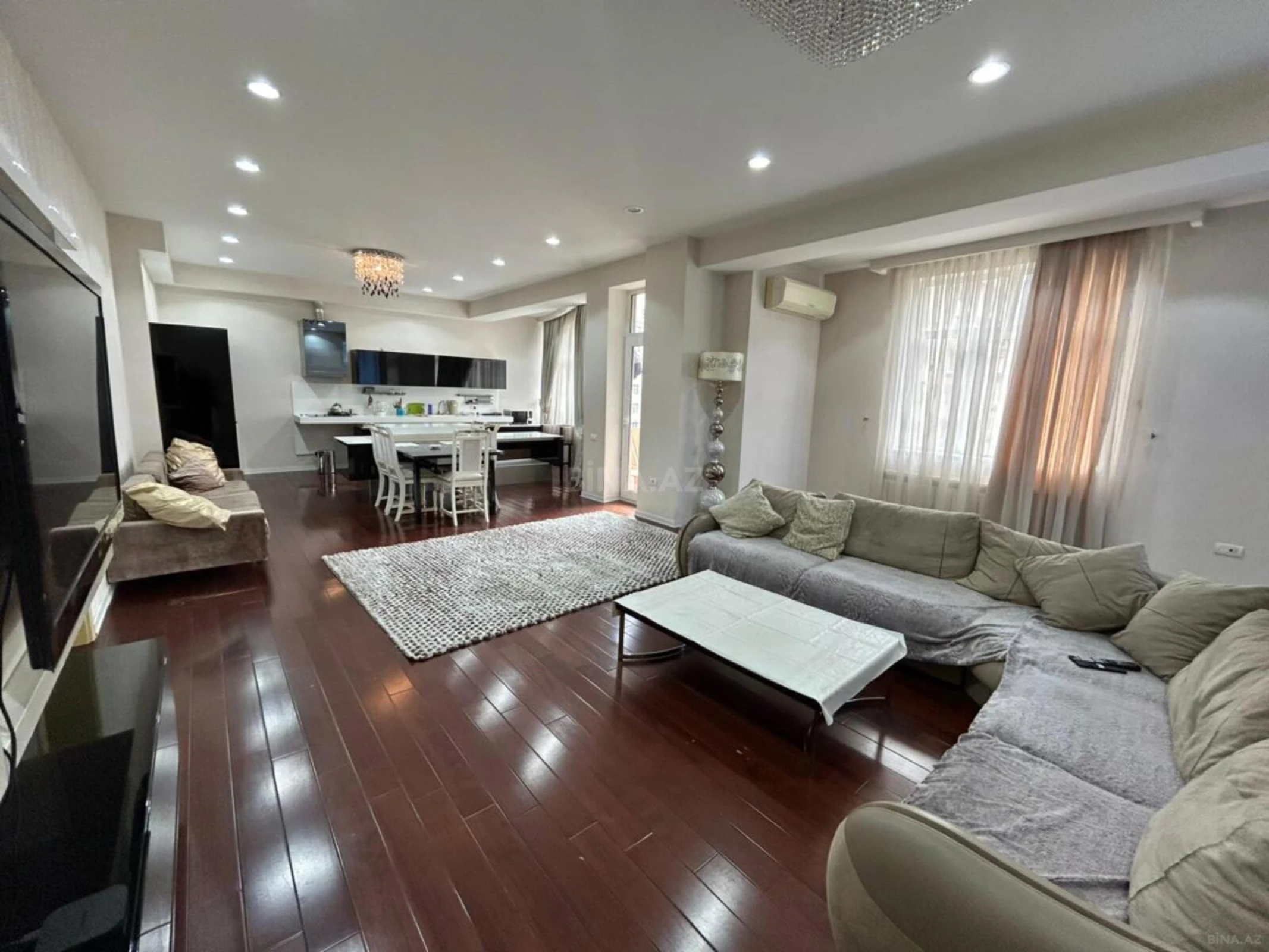 Kirayə verilir 3 otaqlı mənzil 170 m²