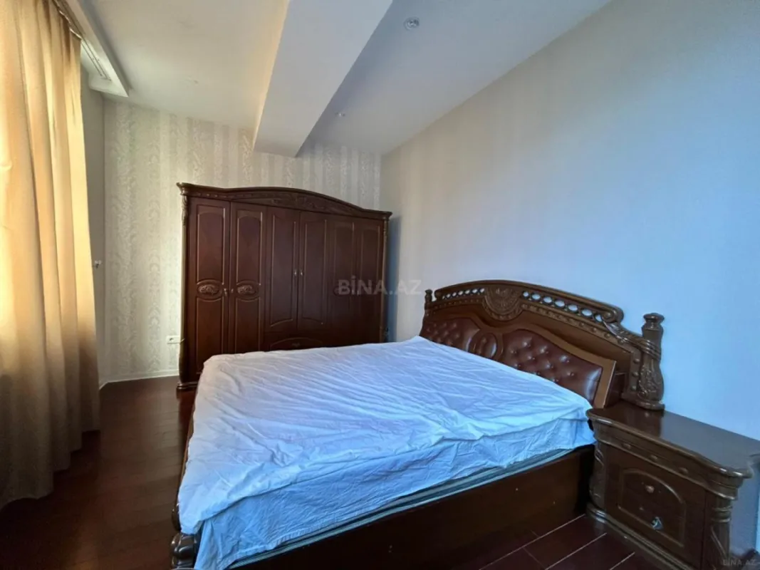 Kirayə verilir 3 otaqlı mənzil 170 m²