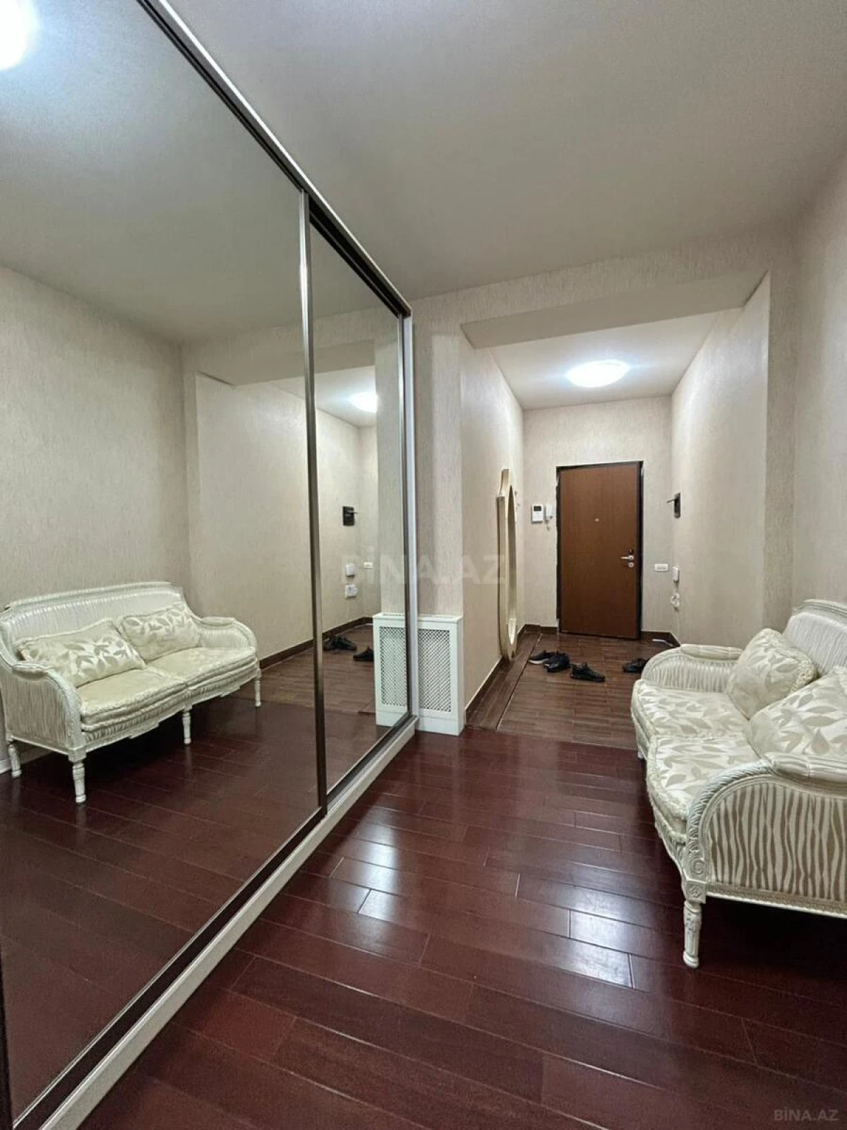 Kirayə verilir 3 otaqlı mənzil 170 m²