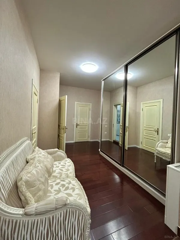 Kirayə verilir 3 otaqlı mənzil 170 m²