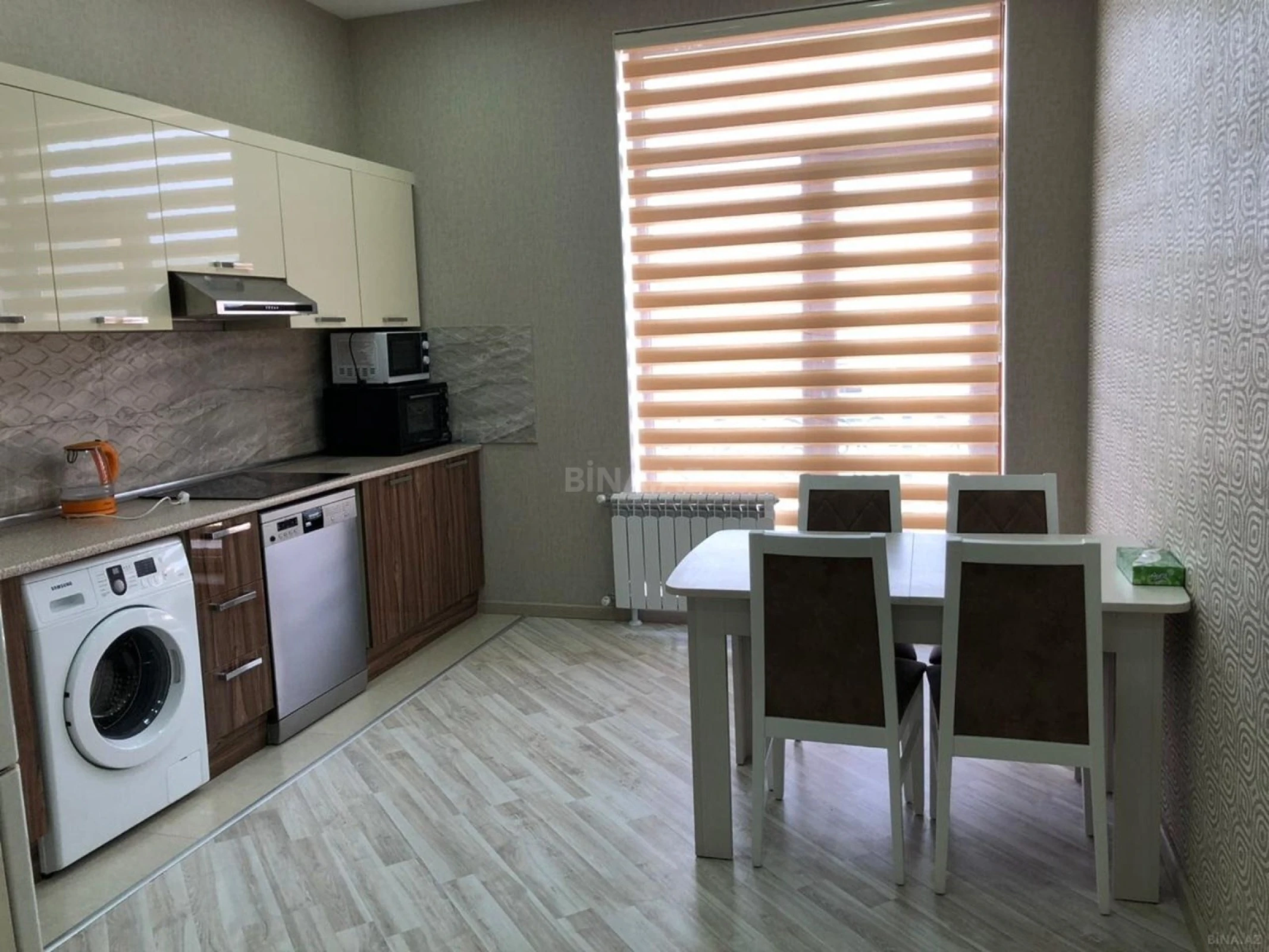 Satılır 3 otaqlı mənzil 144 m²