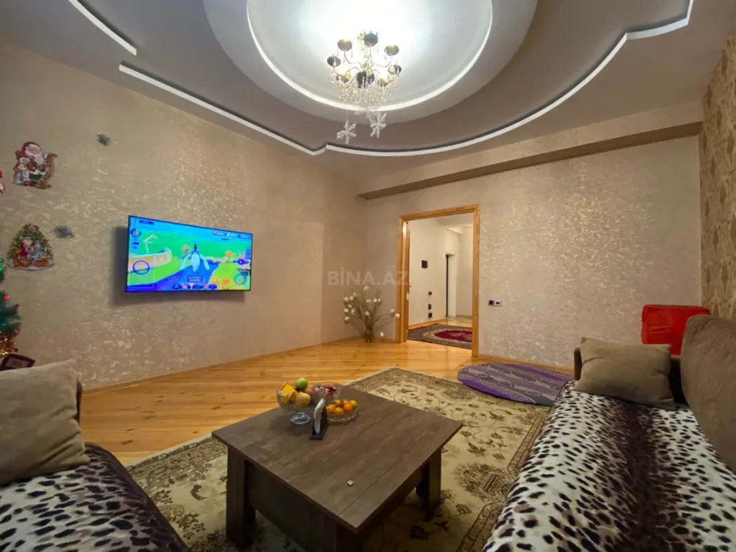 Satılır 2 otaqlı mənzil 101 m²