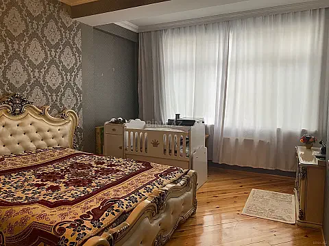 Satılır 2 otaqlı mənzil 101 m²