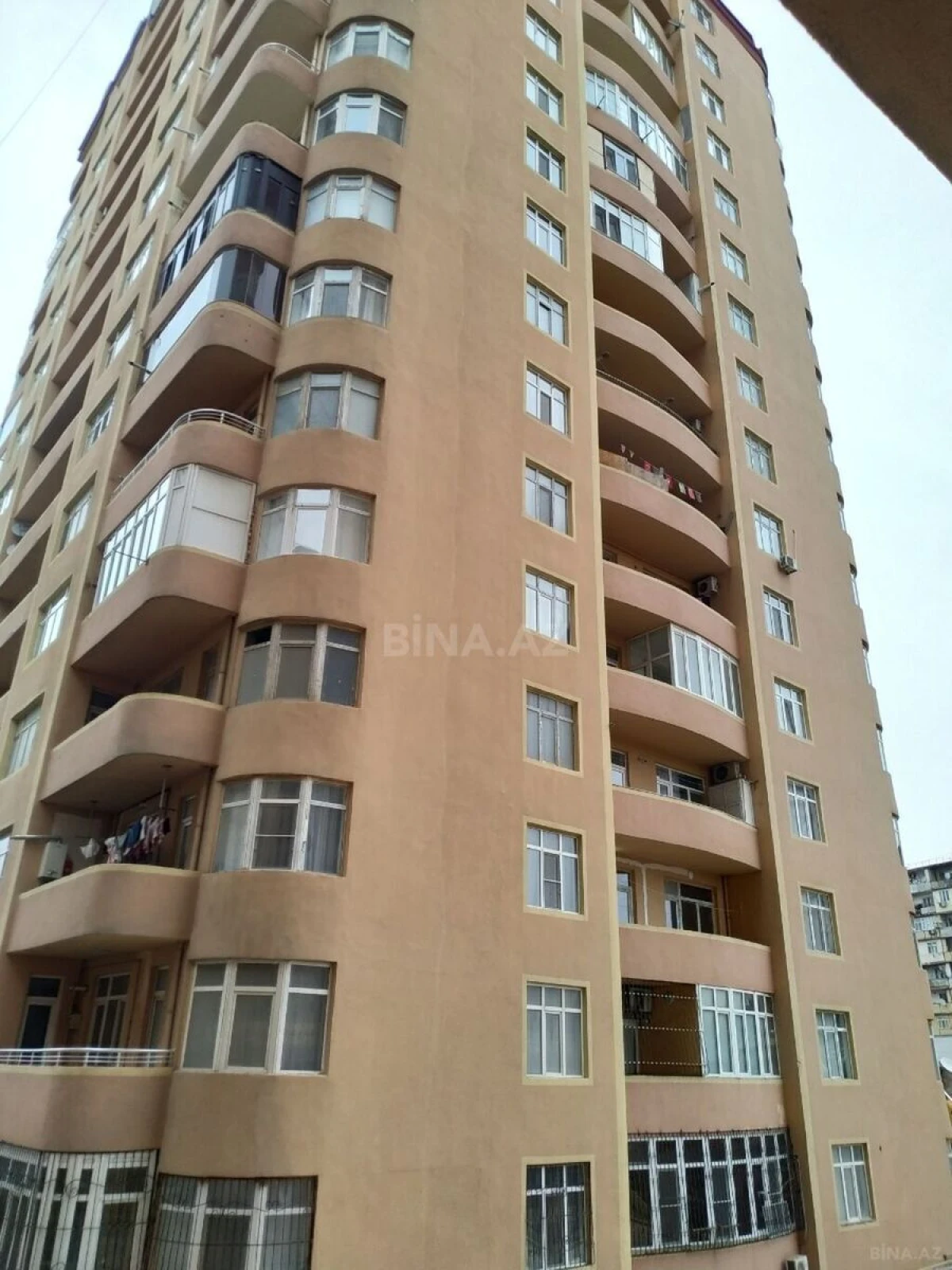 Satılır 2 otaqlı mənzil 101 m²