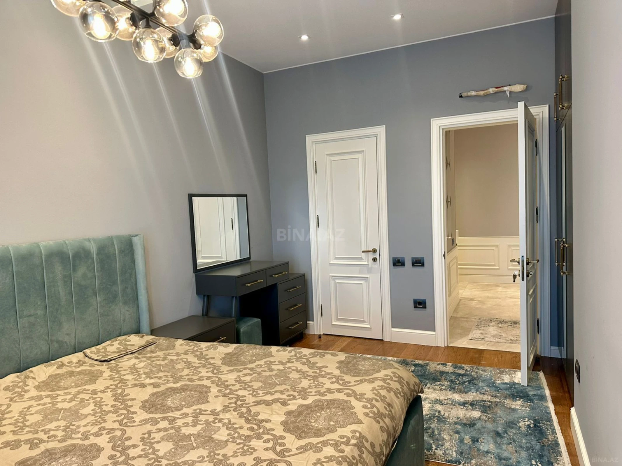 Satılır 3 otaqlı mənzil 120 m²