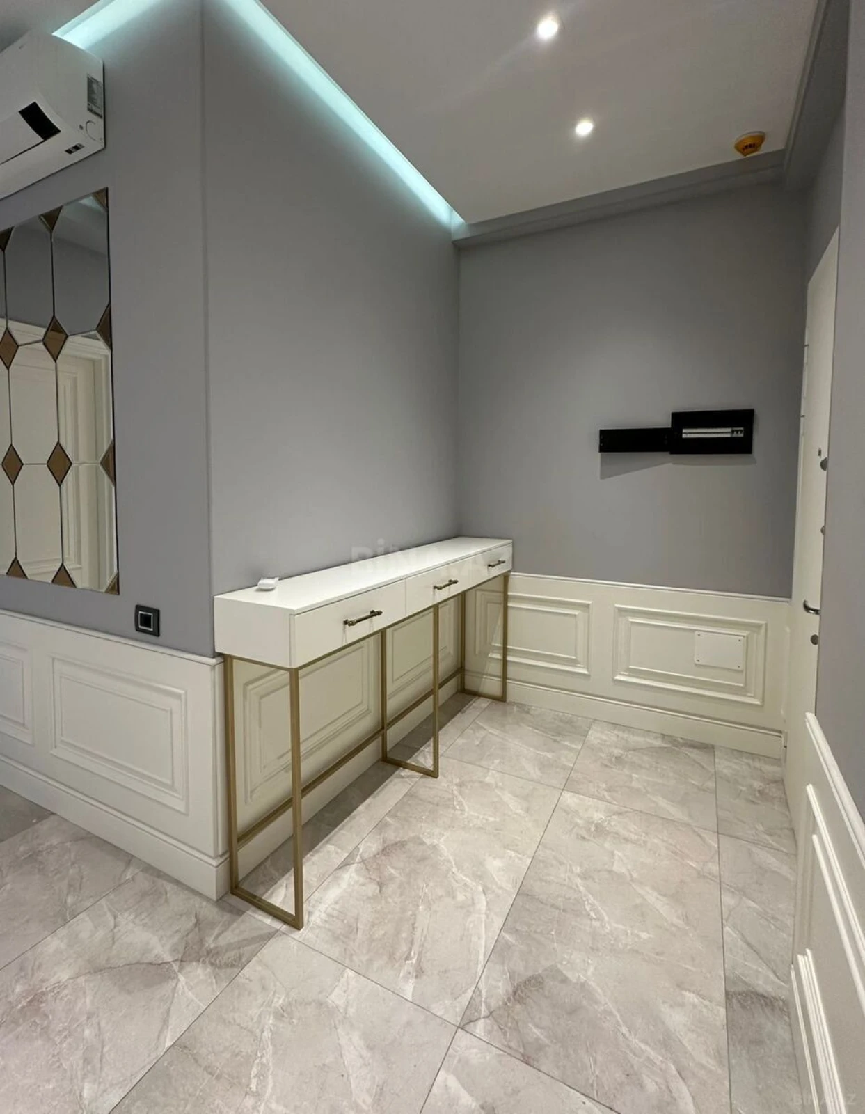 Satılır 3 otaqlı mənzil 120 m²