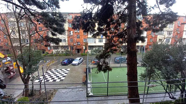 Kirayə verilir 3 otaqlı mənzil 75 m² — Bakı, Memar Əcəmi yanı 3 otaq 75.00 m²