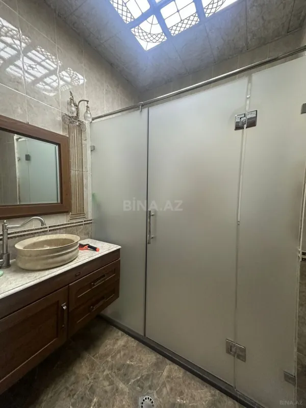 Satılır 2 otaqlı mənzil 92 m²