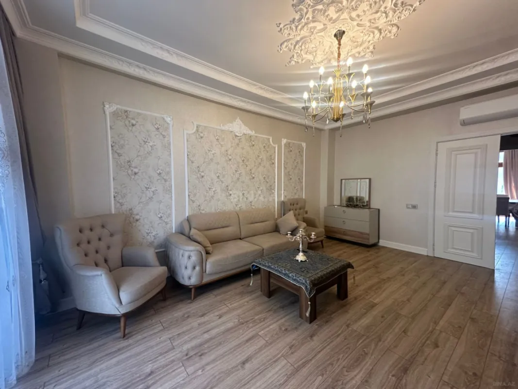 Satılır 2 otaqlı mənzil 92 m²