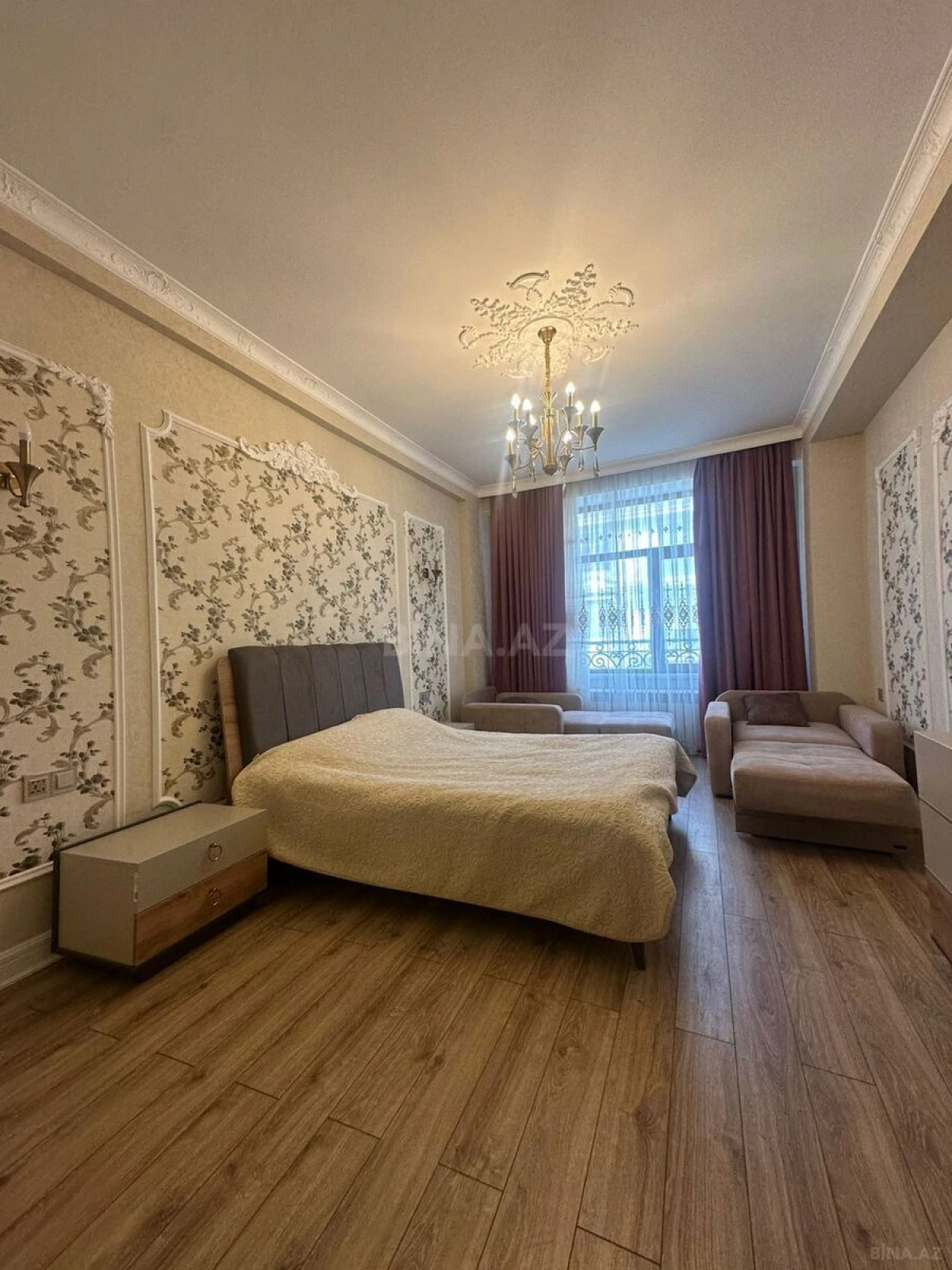 Satılır 2 otaqlı mənzil 92 m²