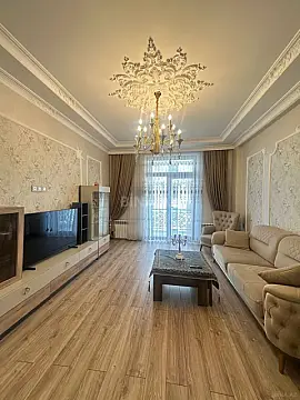 Satılır 2 otaqlı mənzil 92 m²