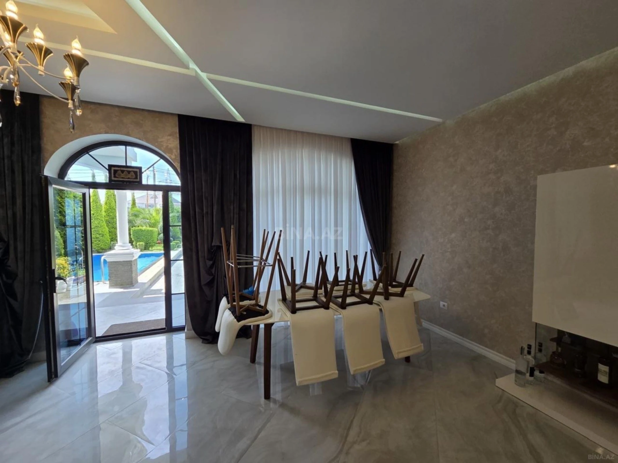 Kirayə verilir 4 otaqlı həyət evi 290 m²