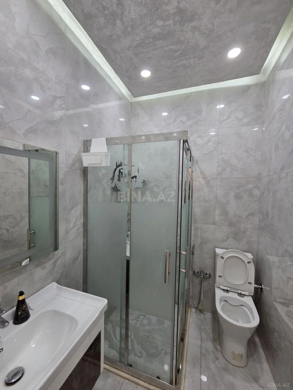 Kirayə verilir 4 otaqlı həyət evi 290 m²