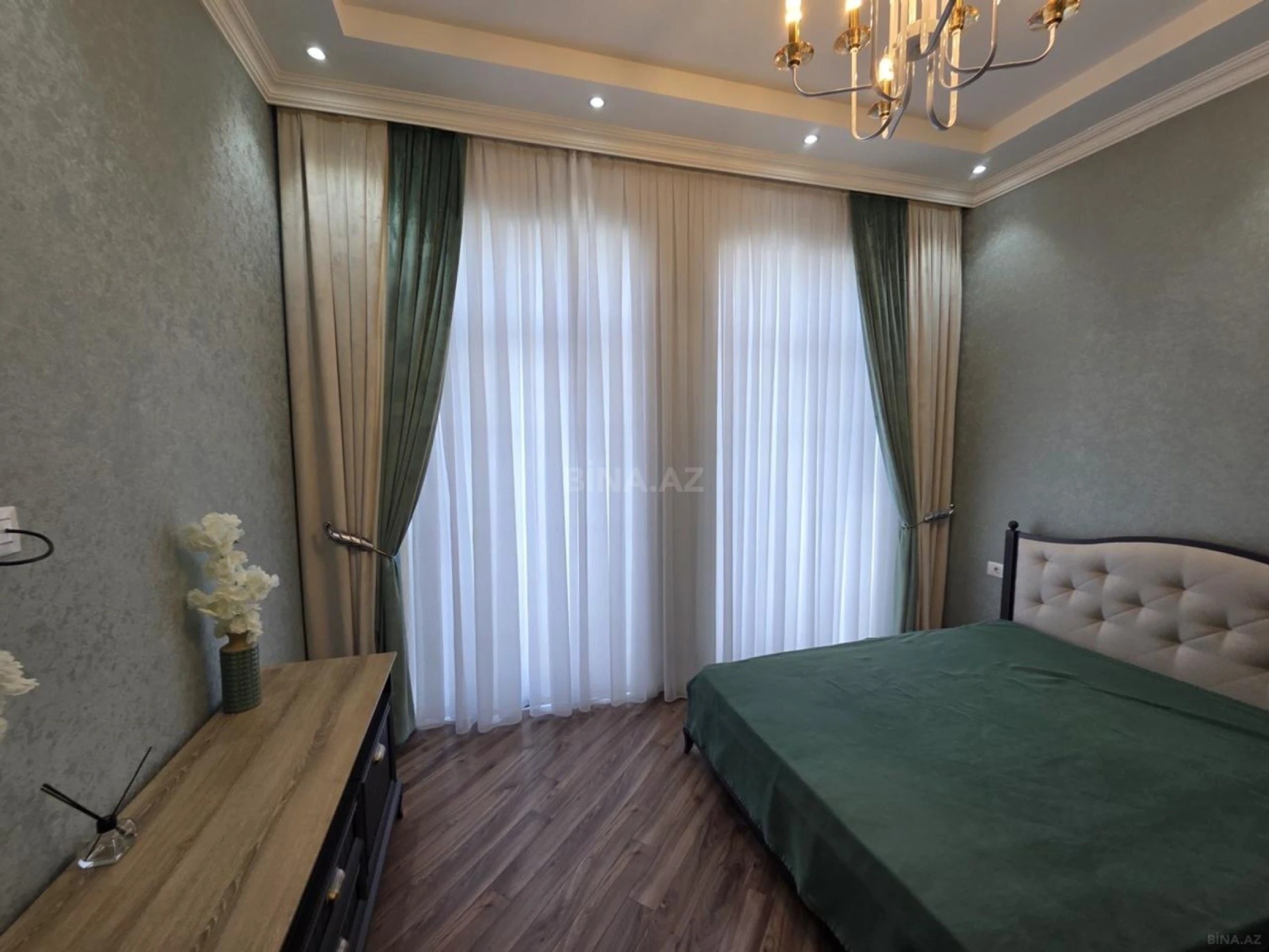 Kirayə verilir 4 otaqlı həyət evi 290 m²