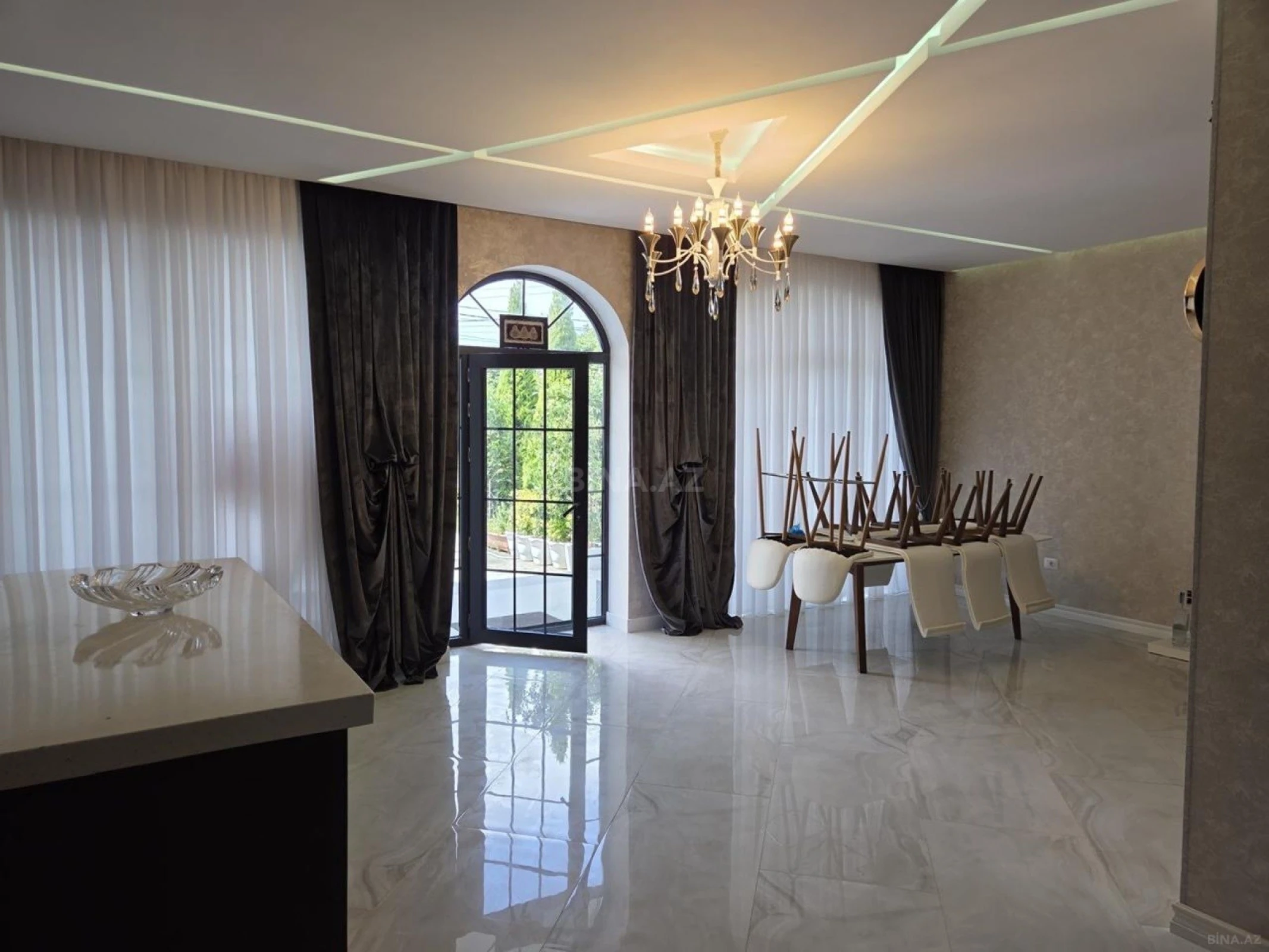 Kirayə verilir 4 otaqlı həyət evi 290 m²