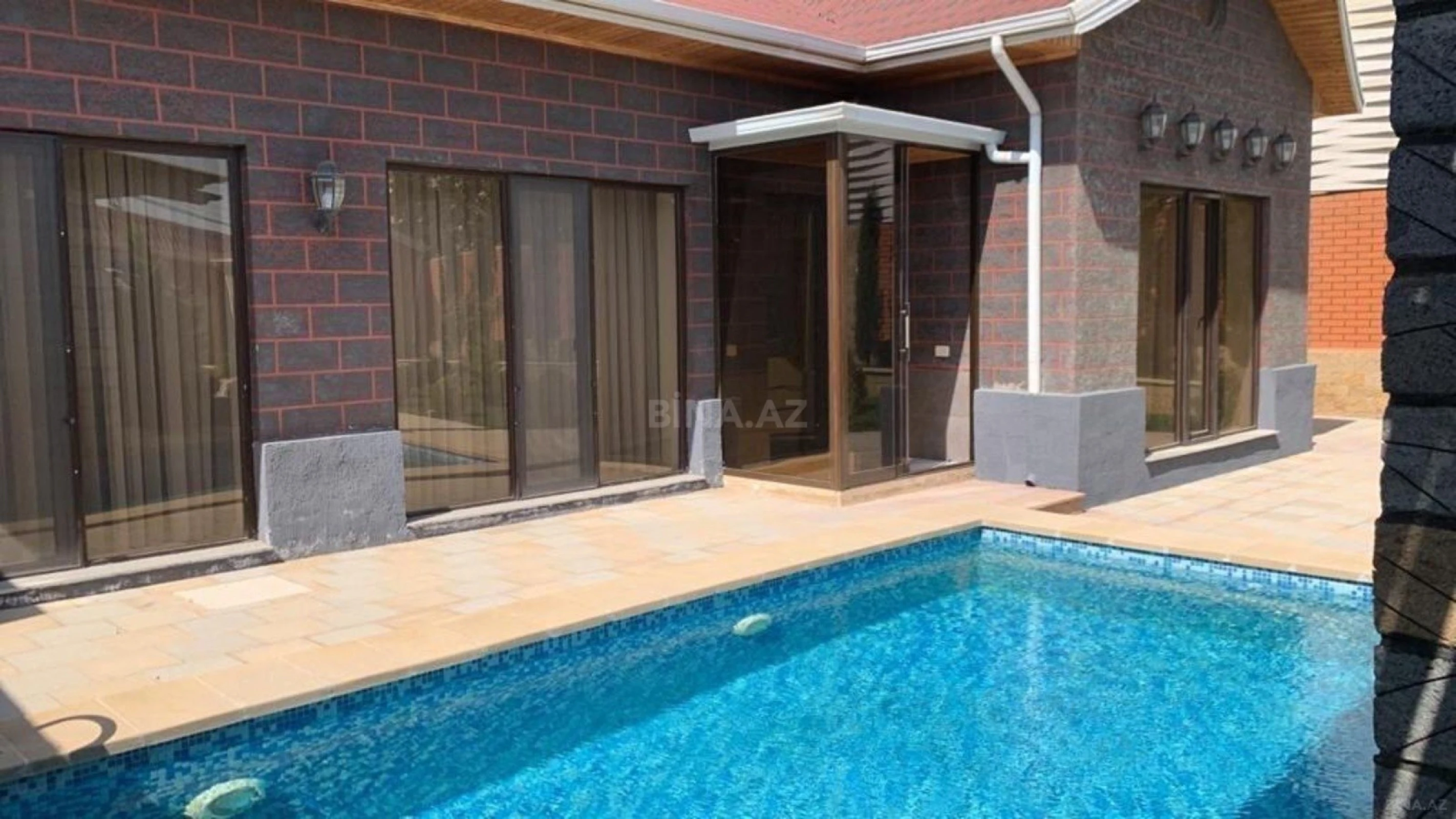 Kirayə verilir 4 otaqlı həyət evi 290 m²