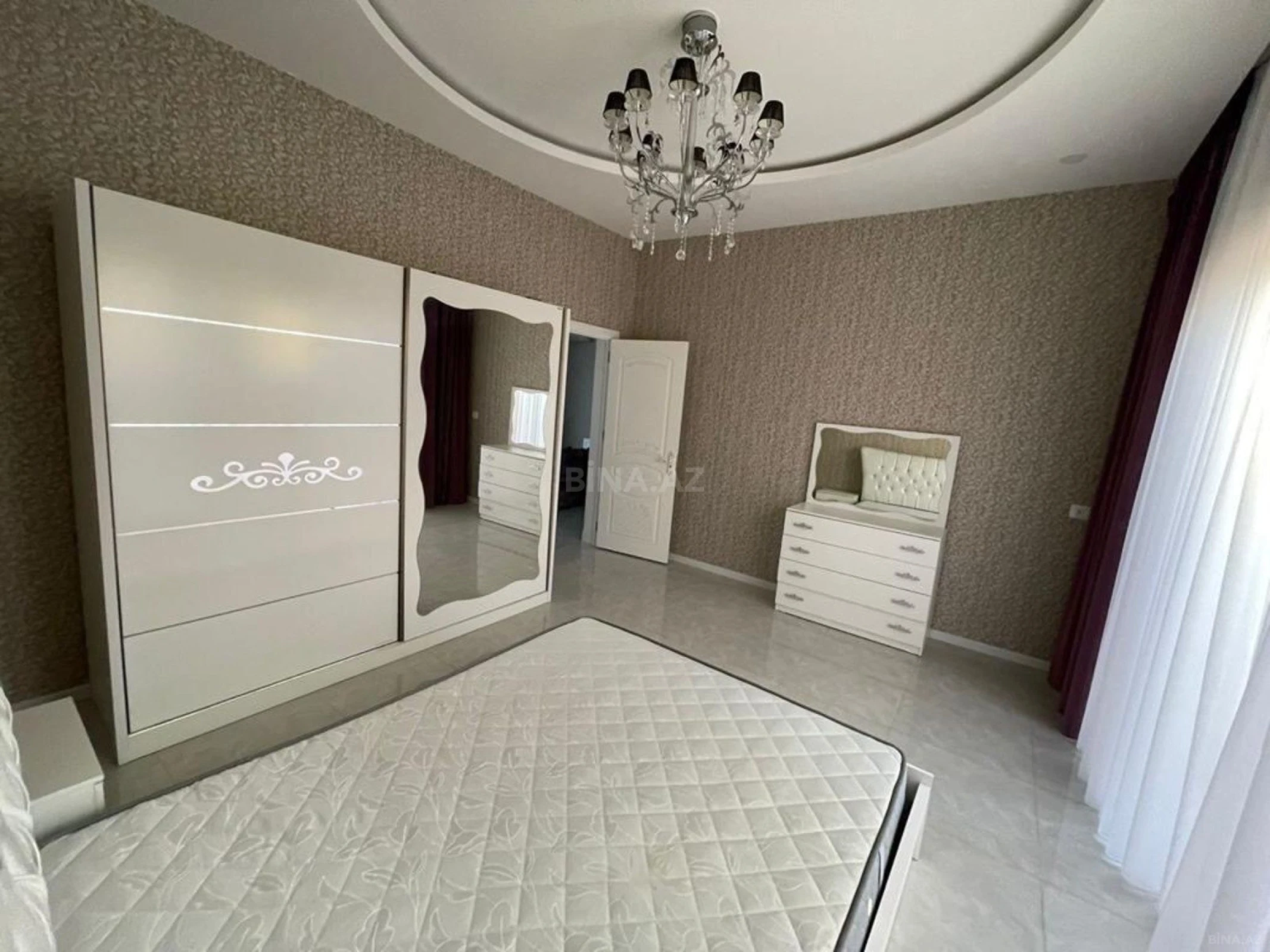 Kirayə verilir 4 otaqlı həyət evi 290 m²