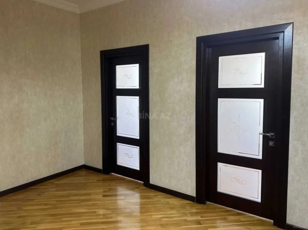 Satılır 3 otaqlı mənzil 140 m²