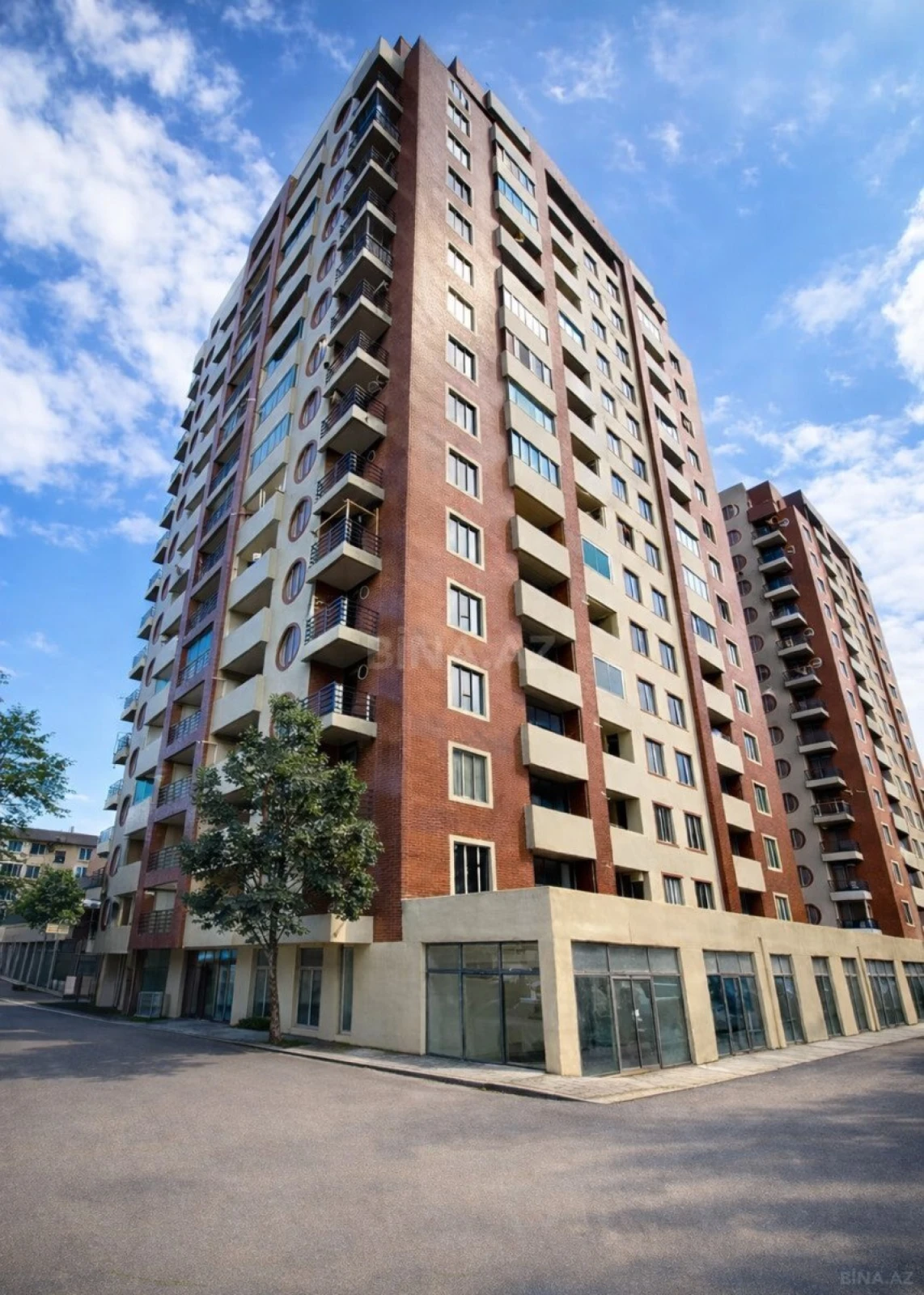 Satılır 3 otaqlı mənzil 140 m²
