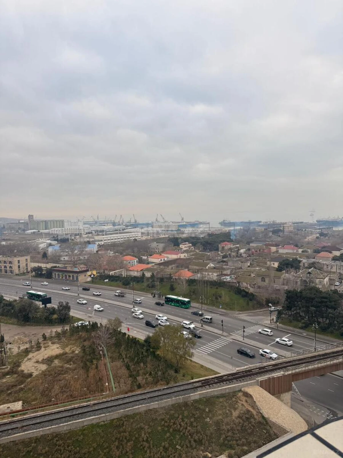 Satılır 3 otaqlı mənzil 142 m²