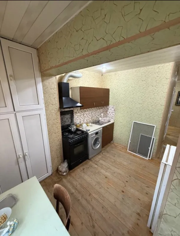 Satılır 4 otaqlı mənzil 105 m²