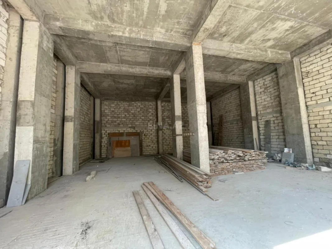 Kirayə verilir obyekt 165 m²