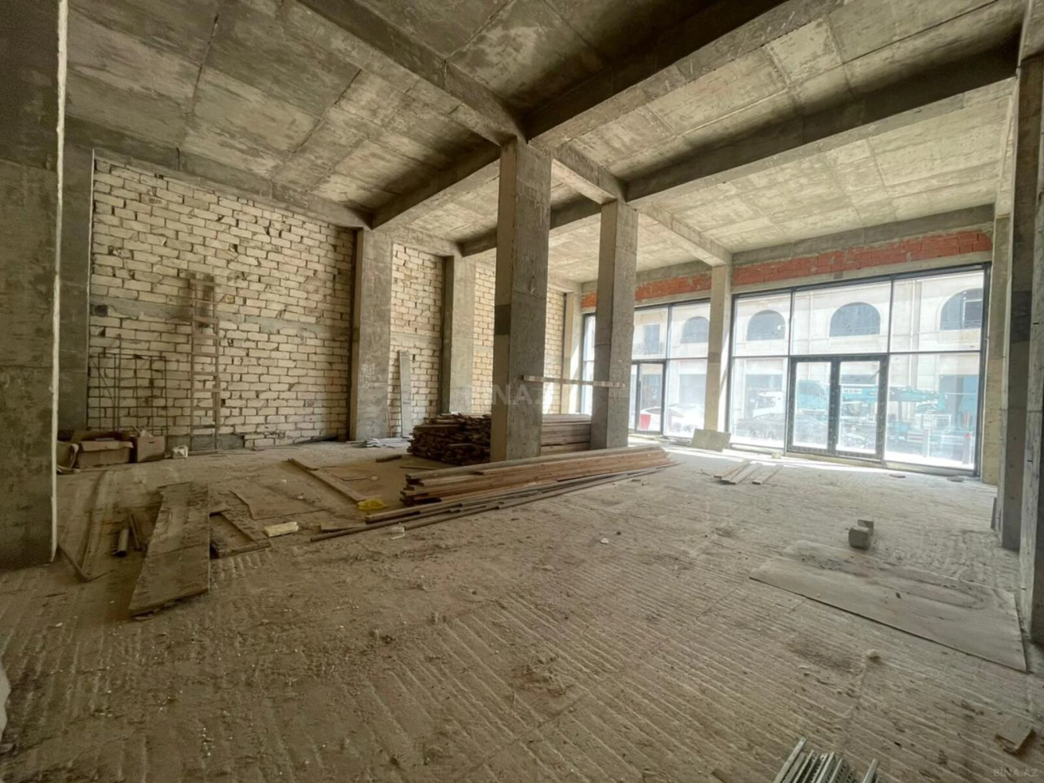 Kirayə verilir obyekt 165 m²