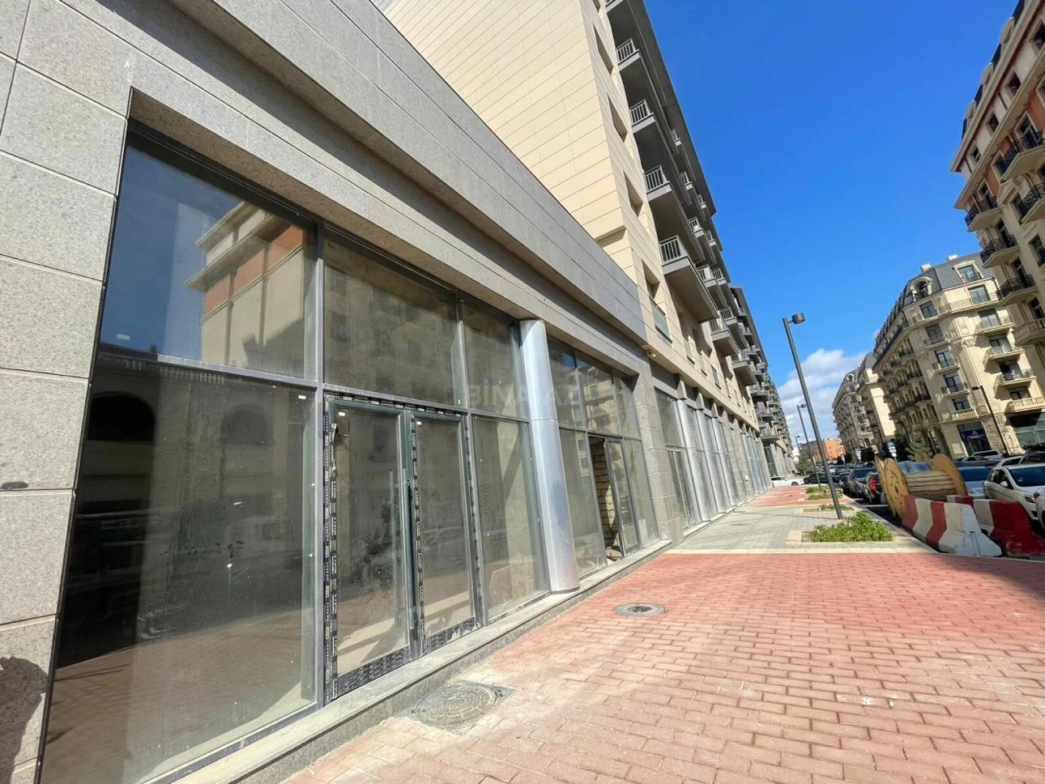 Kirayə verilir obyekt 165 m²