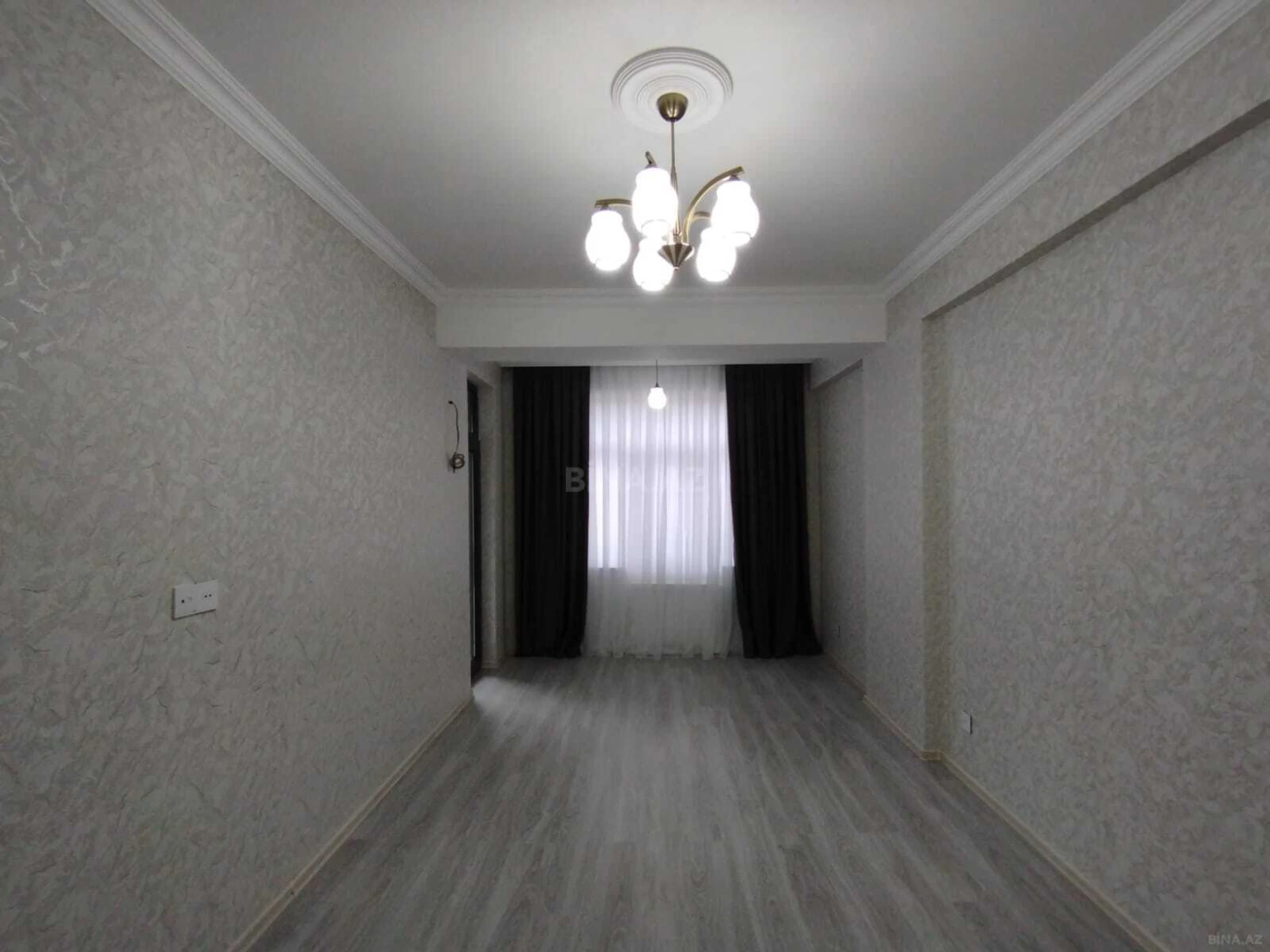 Satılır 2 otaqlı mənzil 71 m²