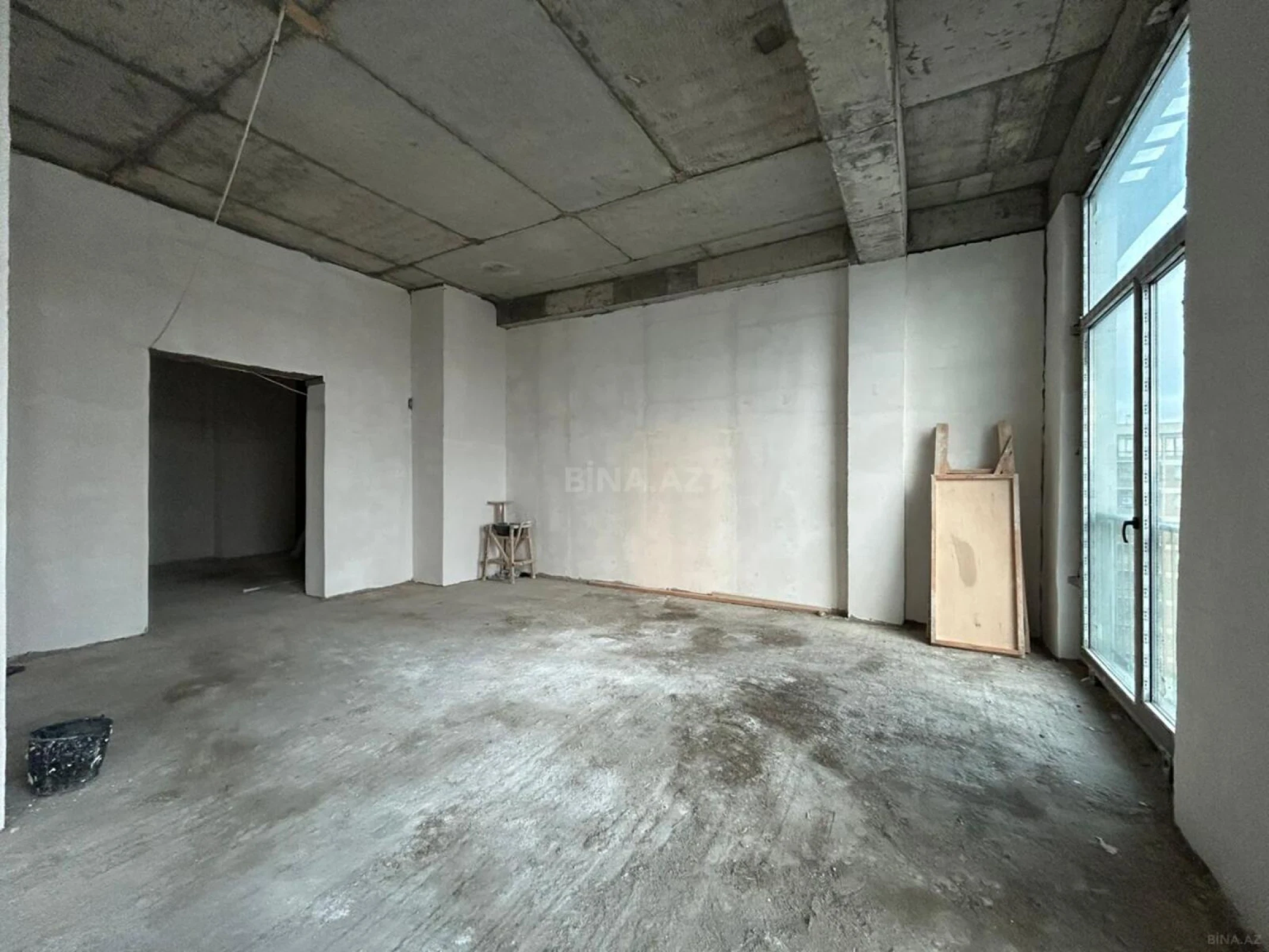 Satılır 5 otaqlı mənzil 280 m²