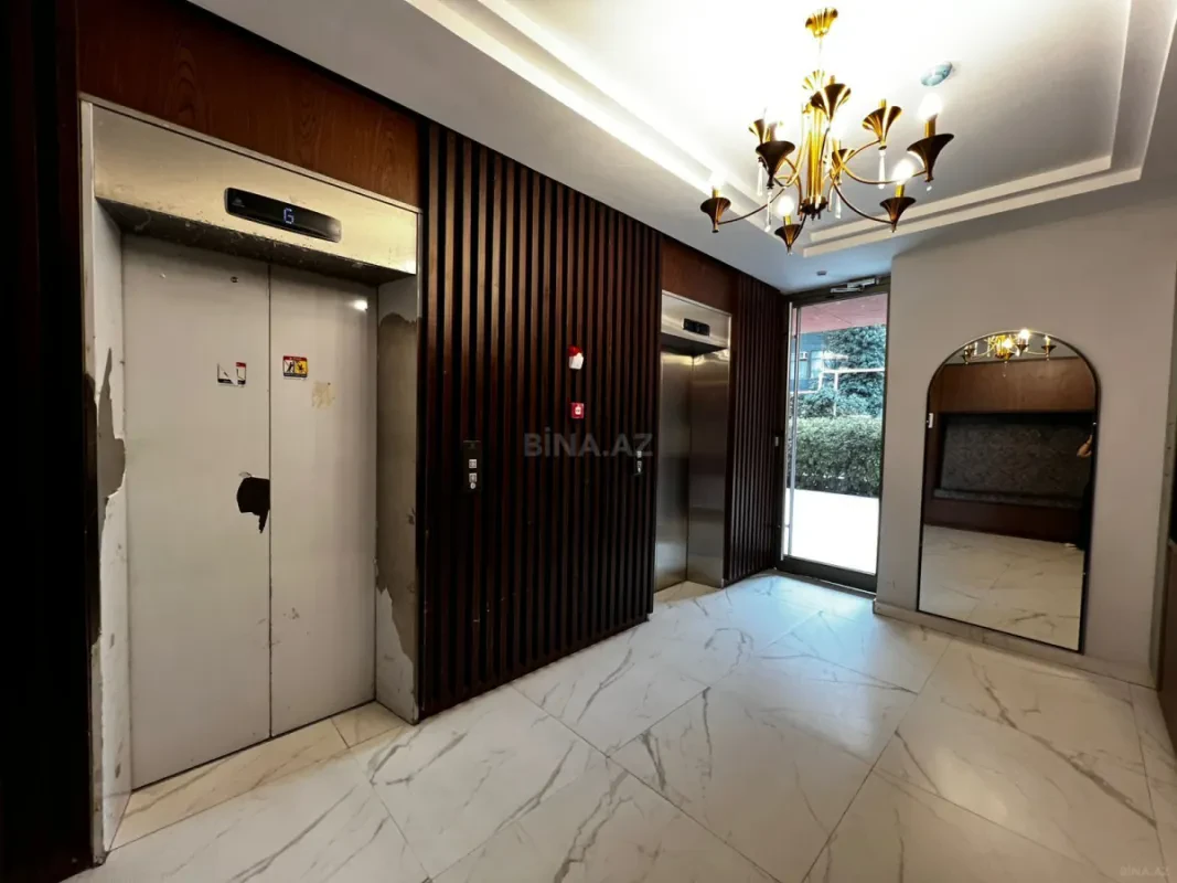 Satılır 5 otaqlı mənzil 280 m²
