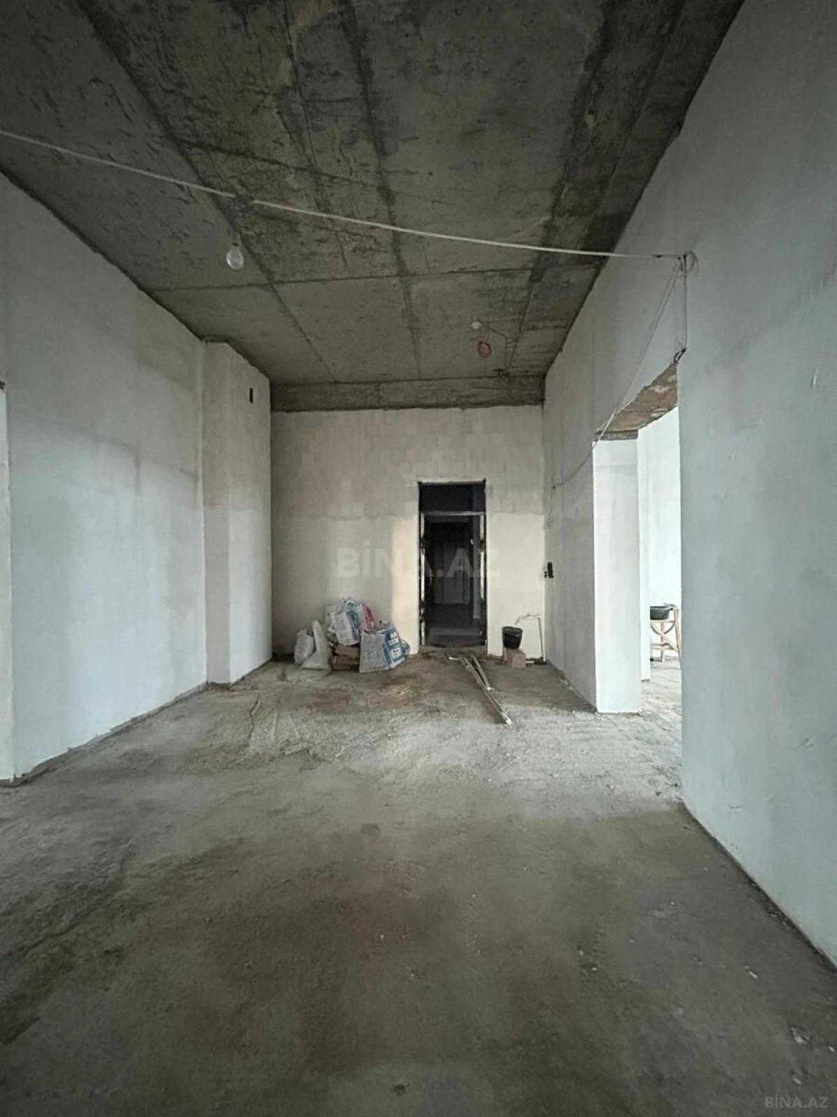 Satılır 5 otaqlı mənzil 280 m²