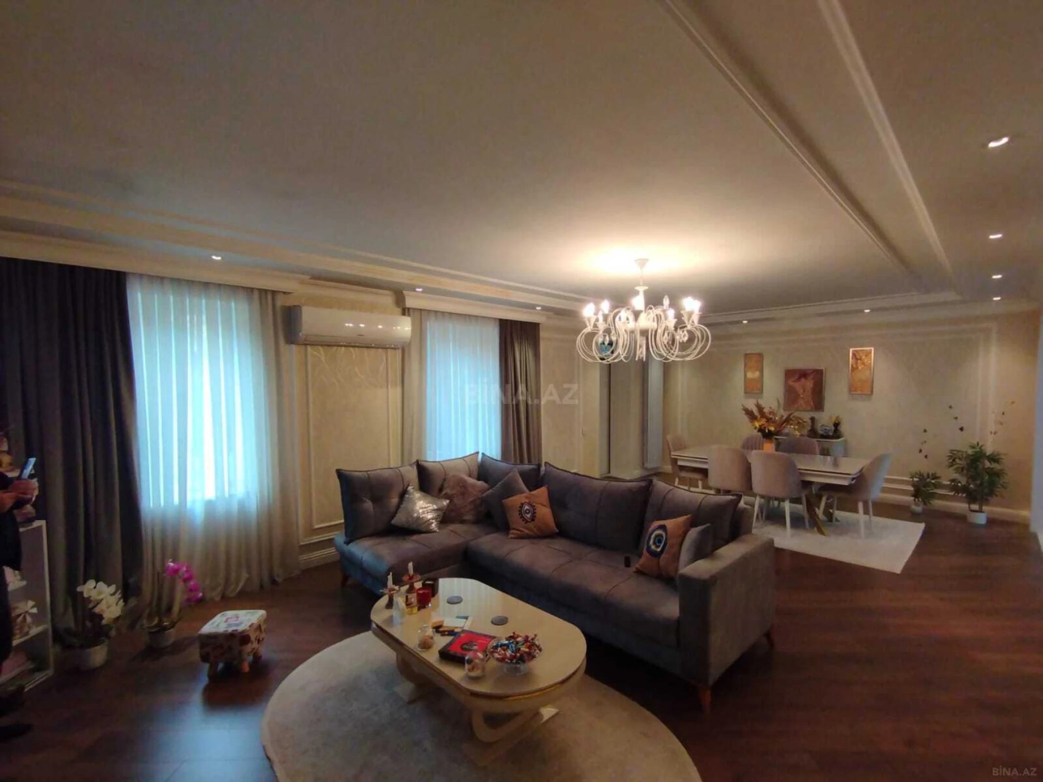 Satılır 3 otaqlı mənzil 111 m²
