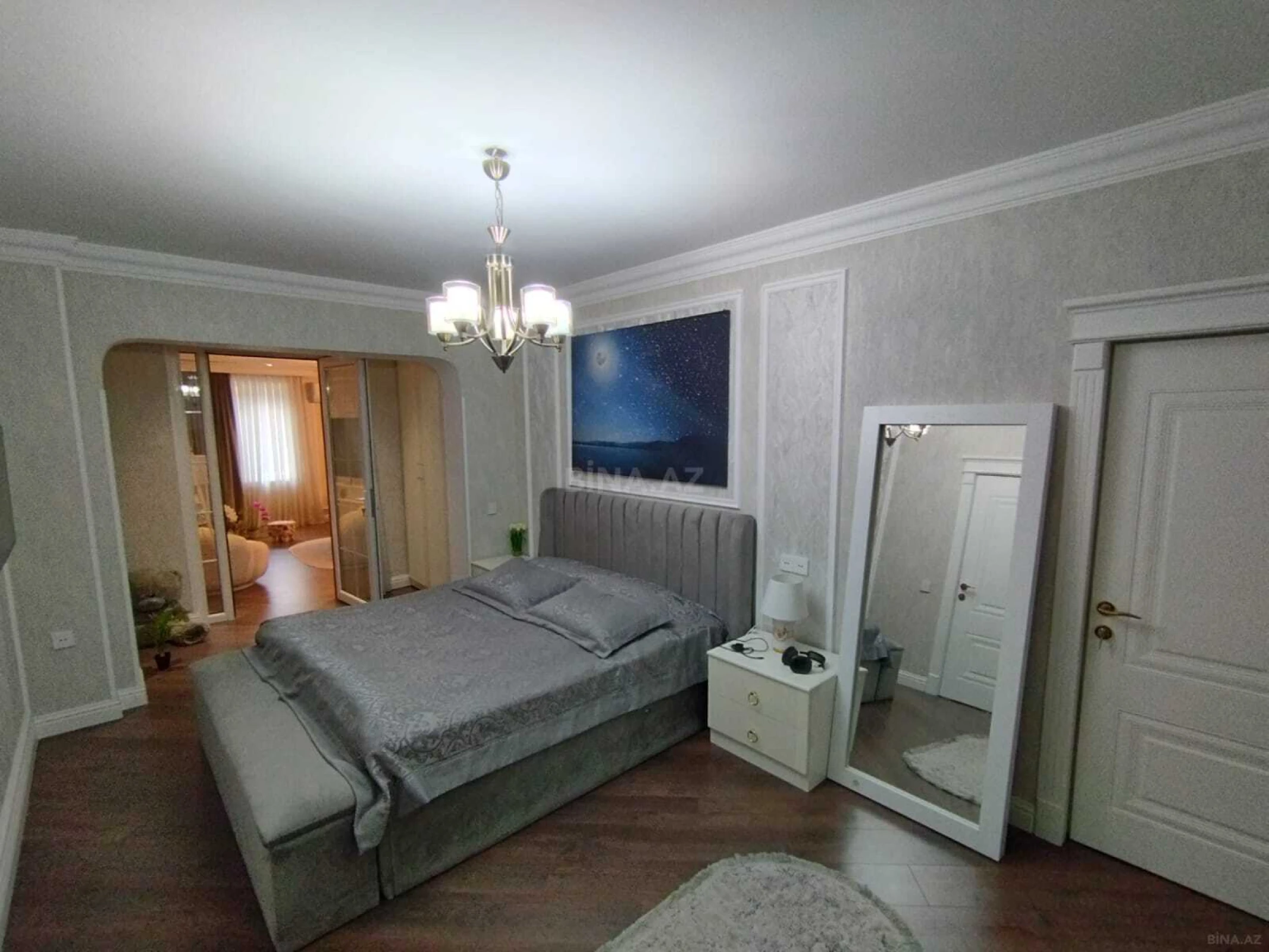Satılır 3 otaqlı mənzil 111 m²