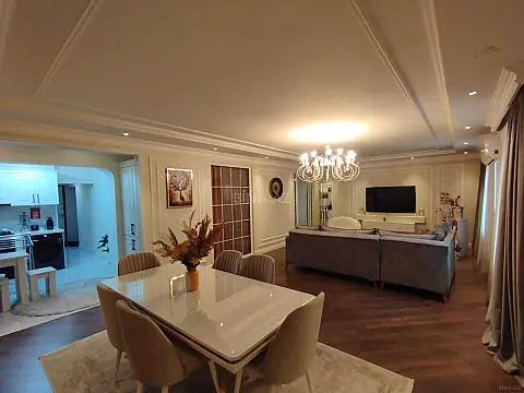 Satılır 3 otaqlı mənzil 111 m²