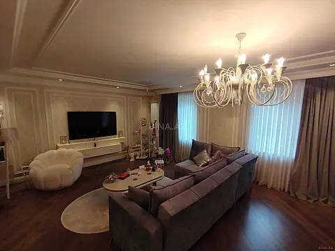 Satılır 3 otaqlı mənzil 111 m²