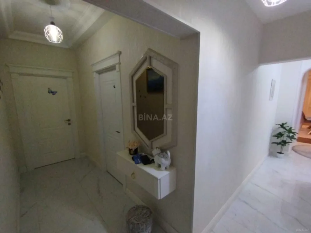 Satılır 3 otaqlı mənzil 111 m²