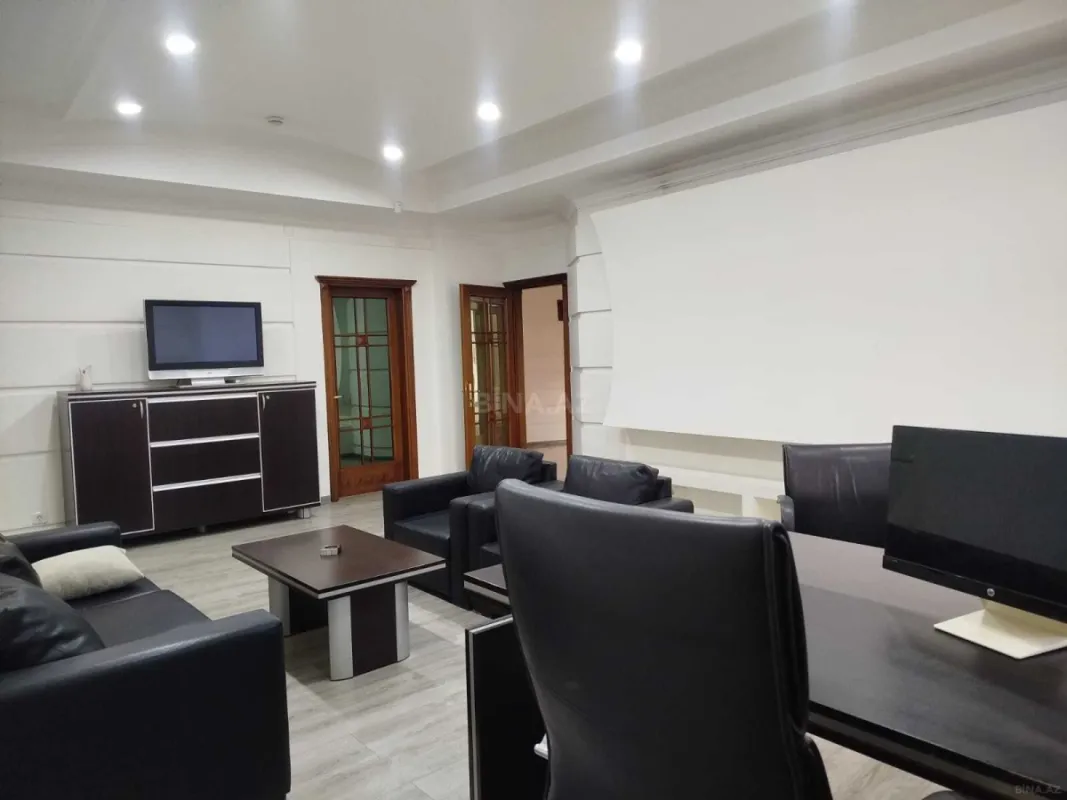 Kirayə verilir 6 otaqlı ofis 320 m²