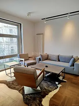 Kirayə verilir 6 otaqlı ofis 320 m²