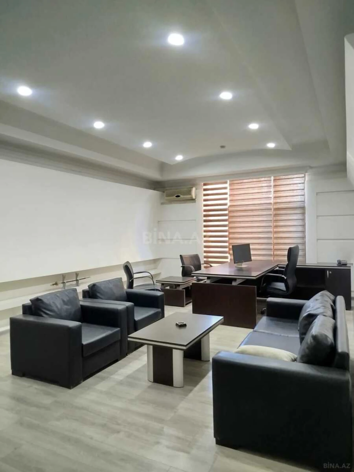 Kirayə verilir 6 otaqlı ofis 320 m²