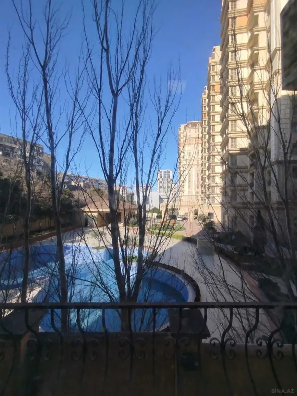 Kirayə verilir 6 otaqlı ofis 320 m²